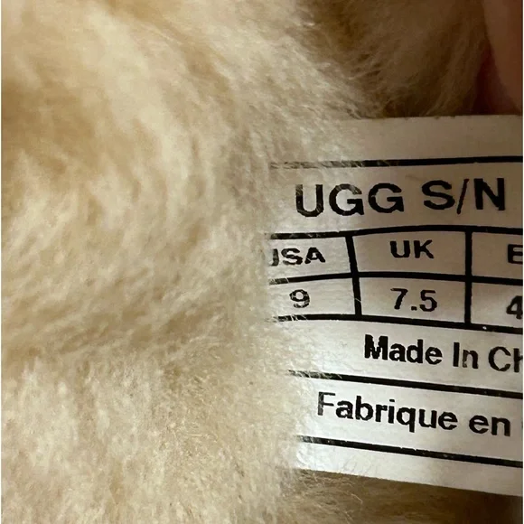 UGG AUSTRALIA Premium 3-Button Boot in Chestnut Size 9 - Picture 16 of 16